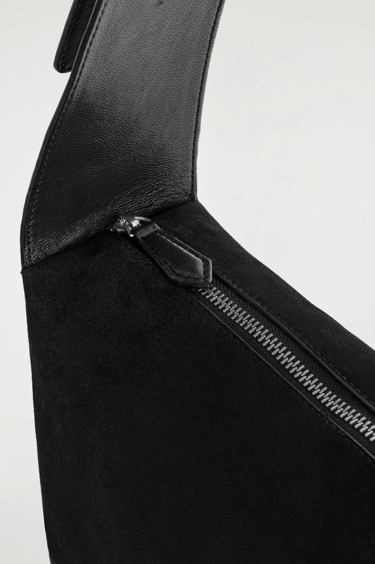 AGENDA SHOULDER BAG - LEATHER