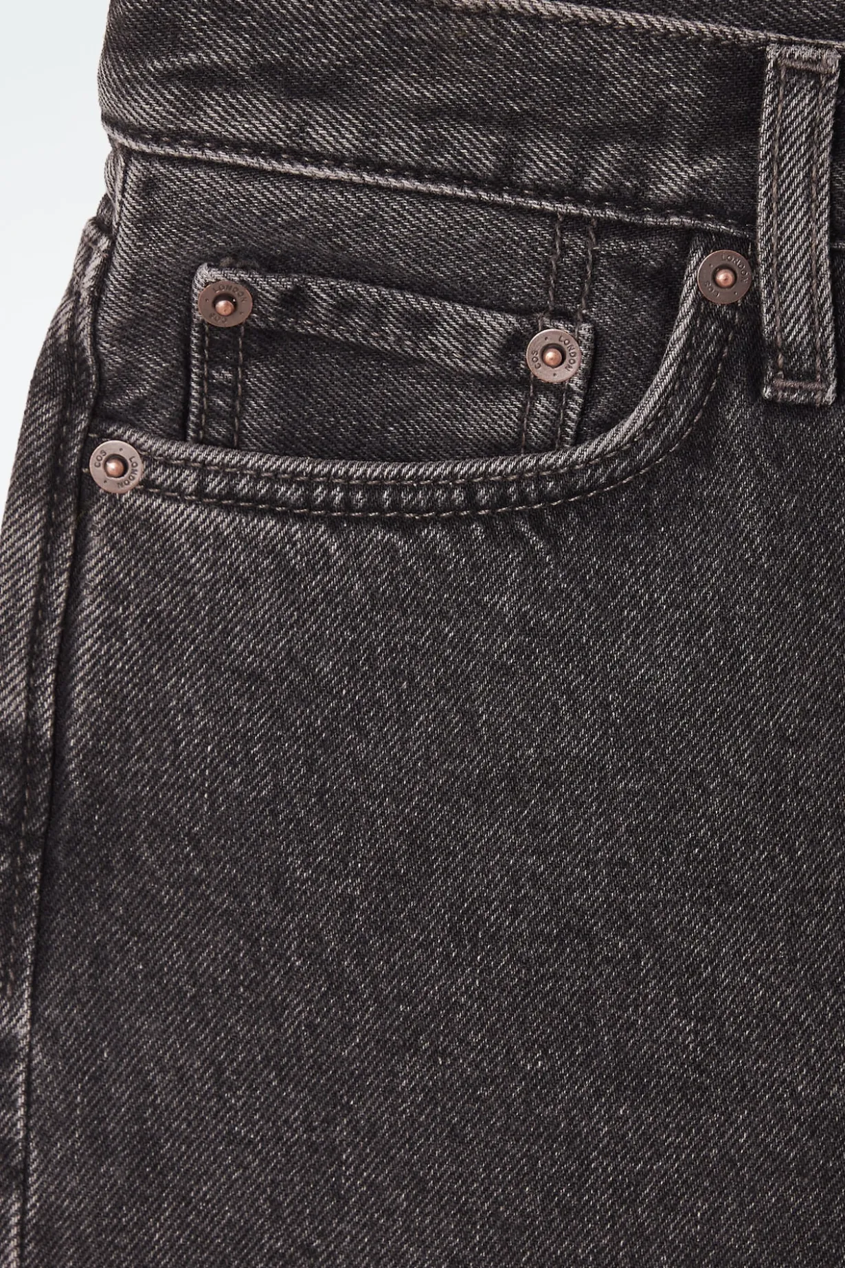 ARCH TAPERED JEANS