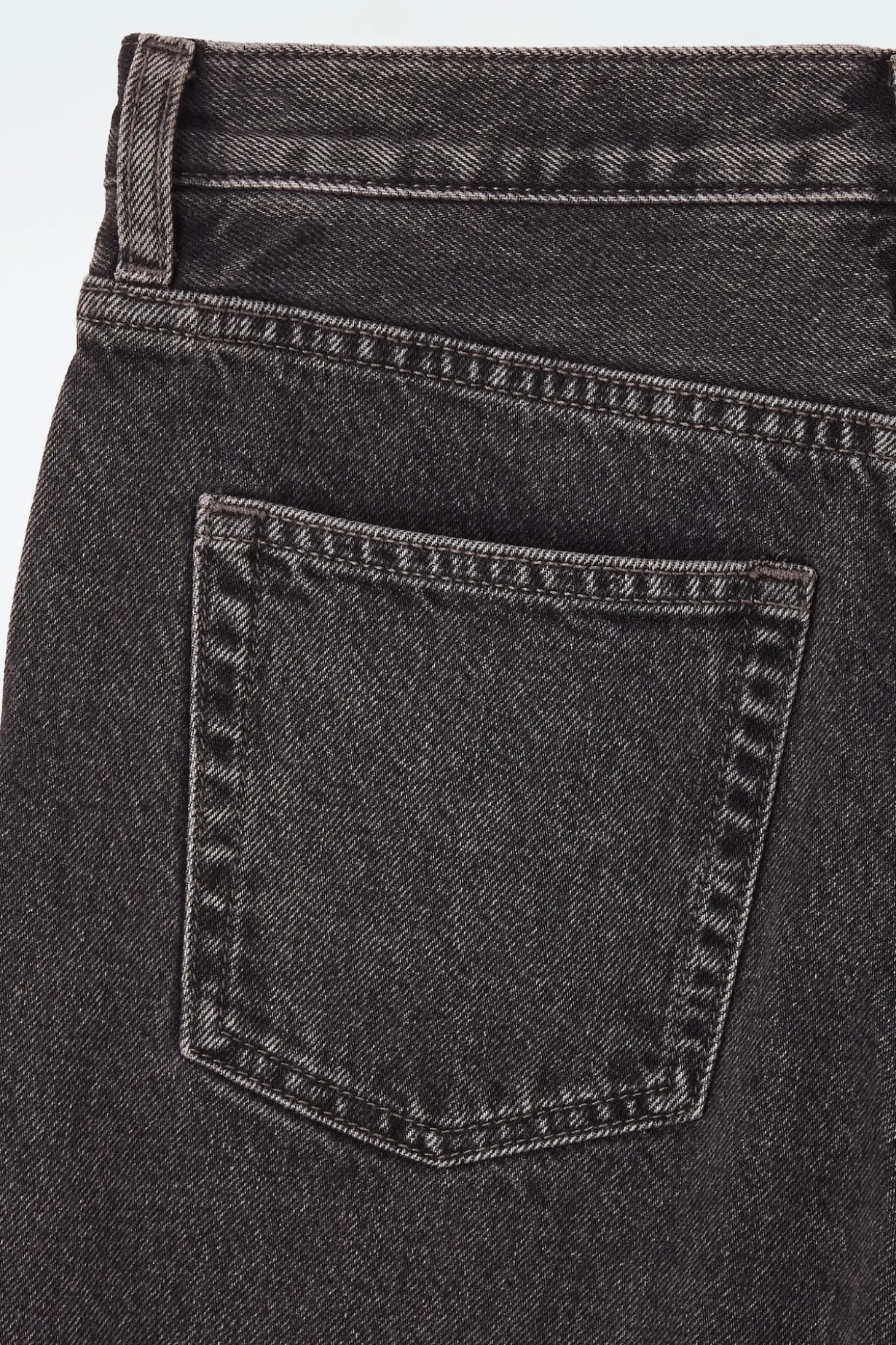 ARCH TAPERED JEANS
