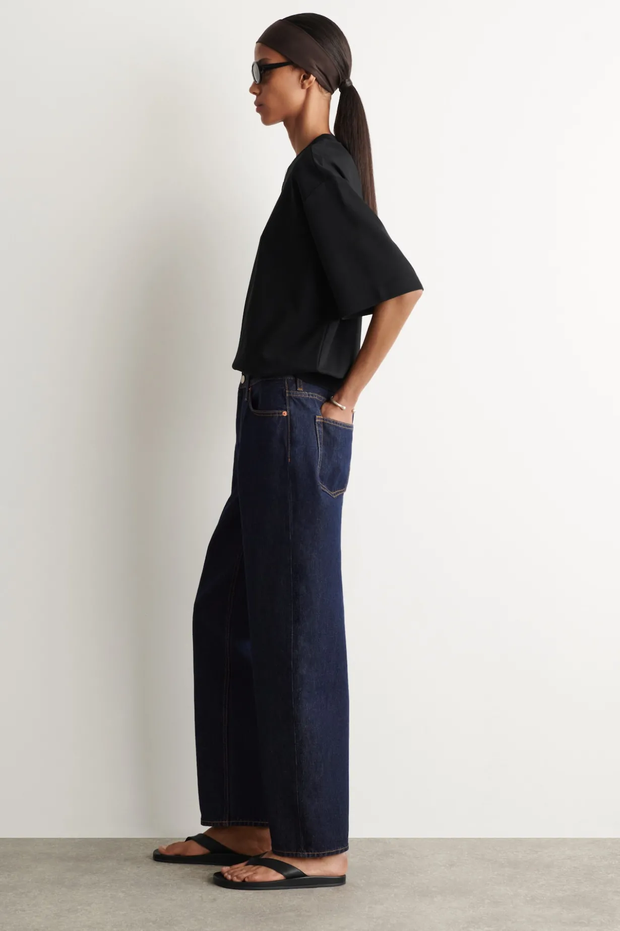 ARCH TAPERED JEANS