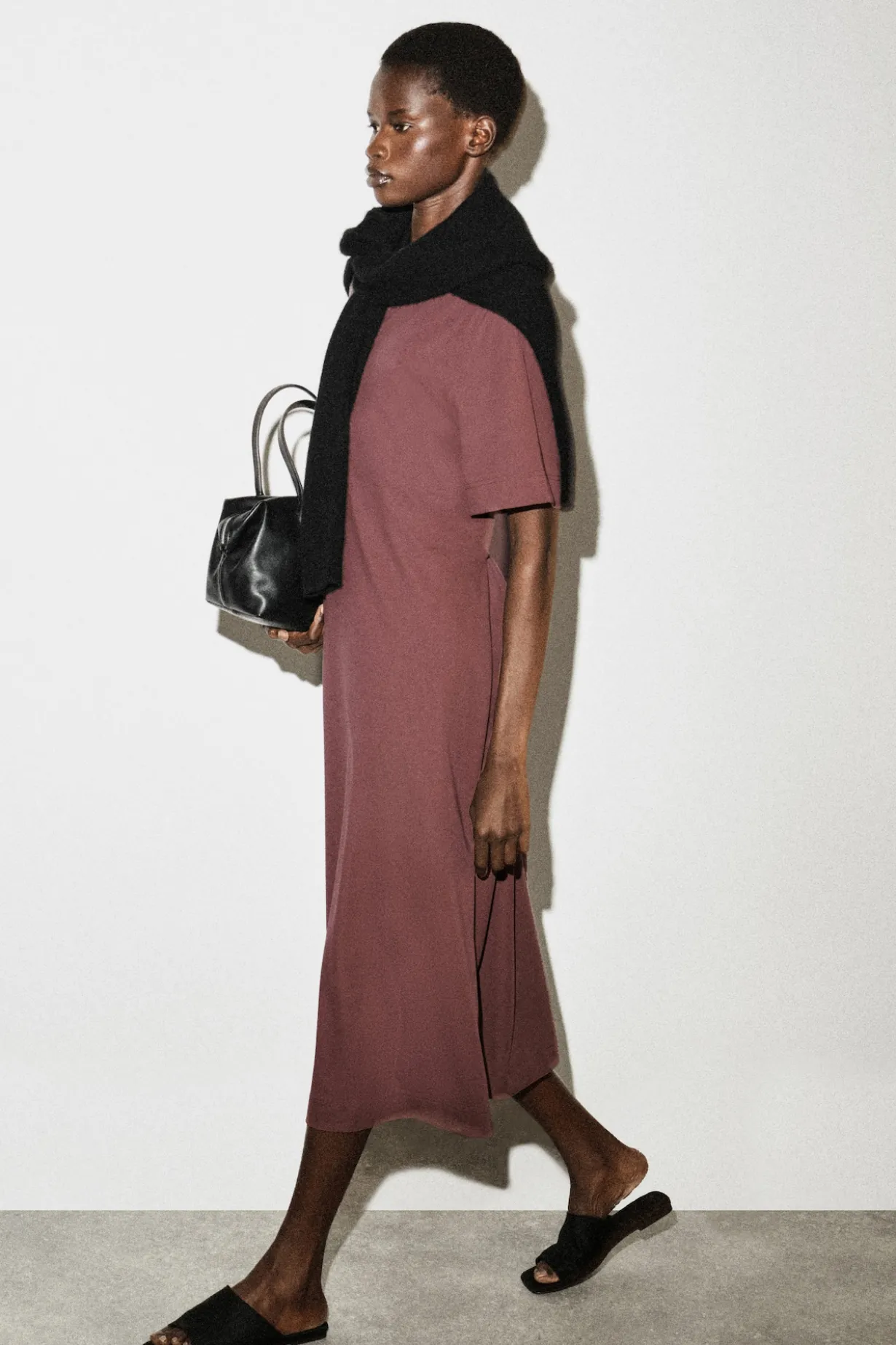 BELT-DETAIL MIDI T-SHIRT DRESS