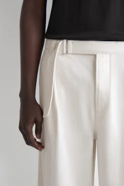 BELTED DENIM RELAXED-FIT BARREL-LEG PANTS
