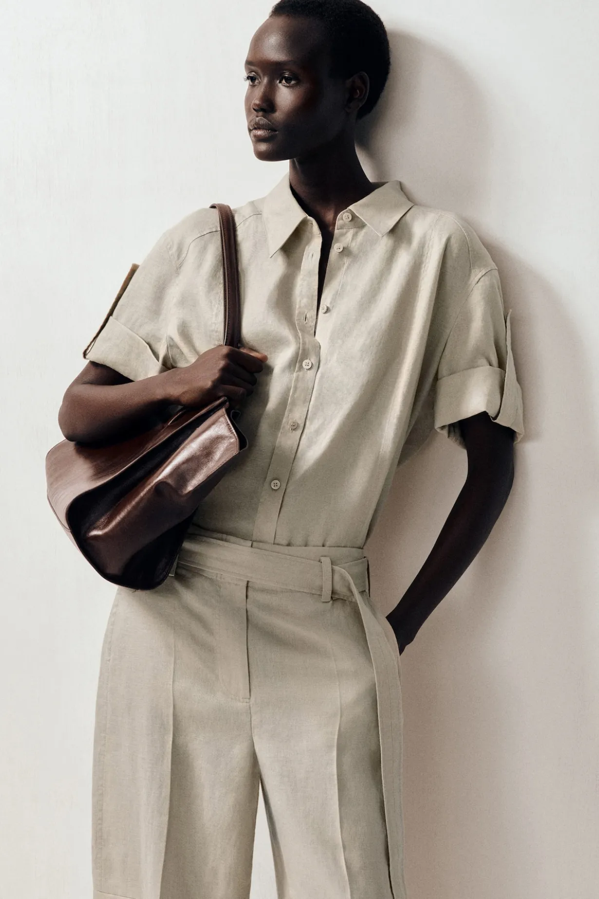 BELTED LINEN BARREL-LEG PANTS
