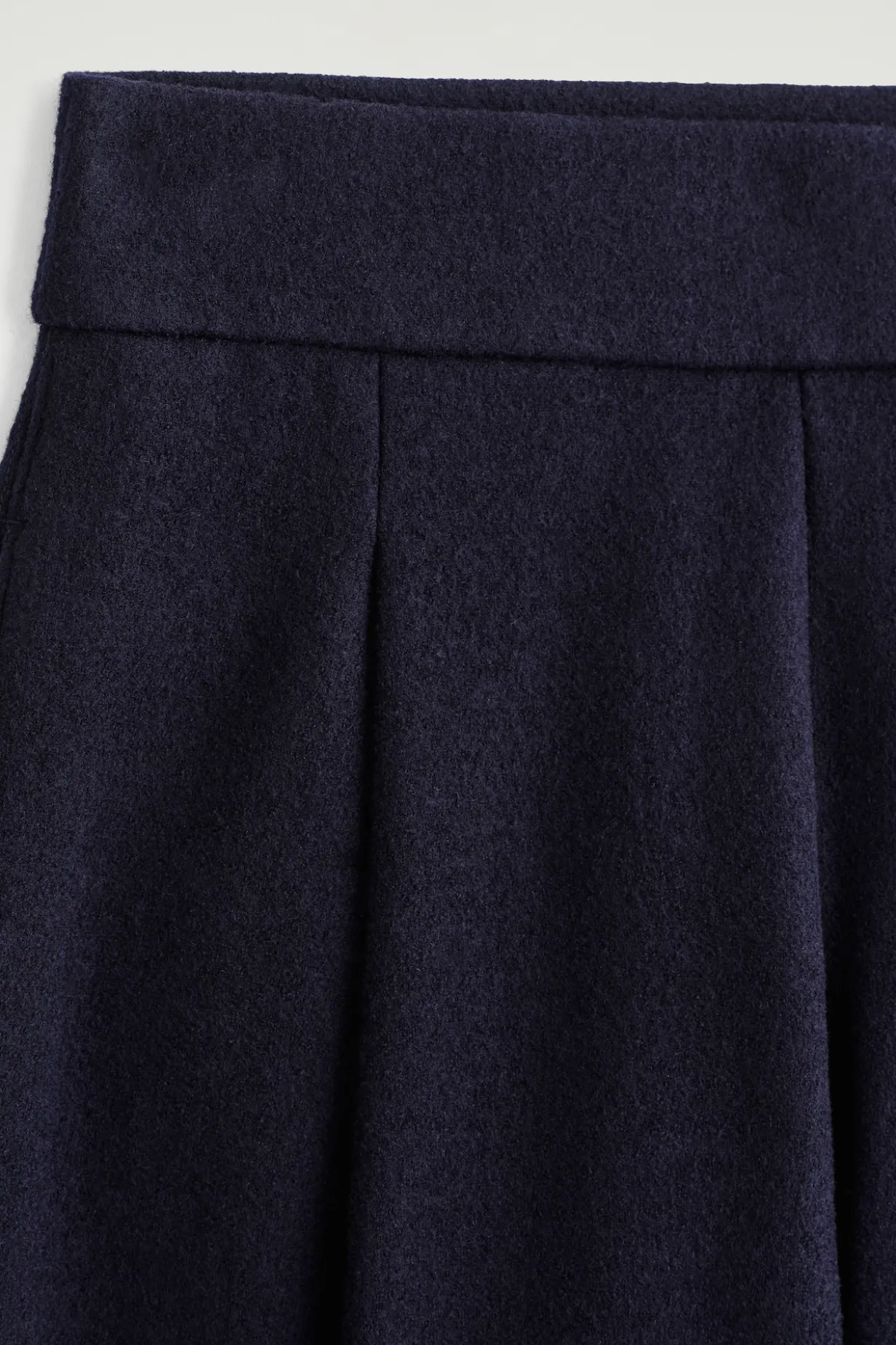 BOILED-WOOL BARREL-LEG PANTS