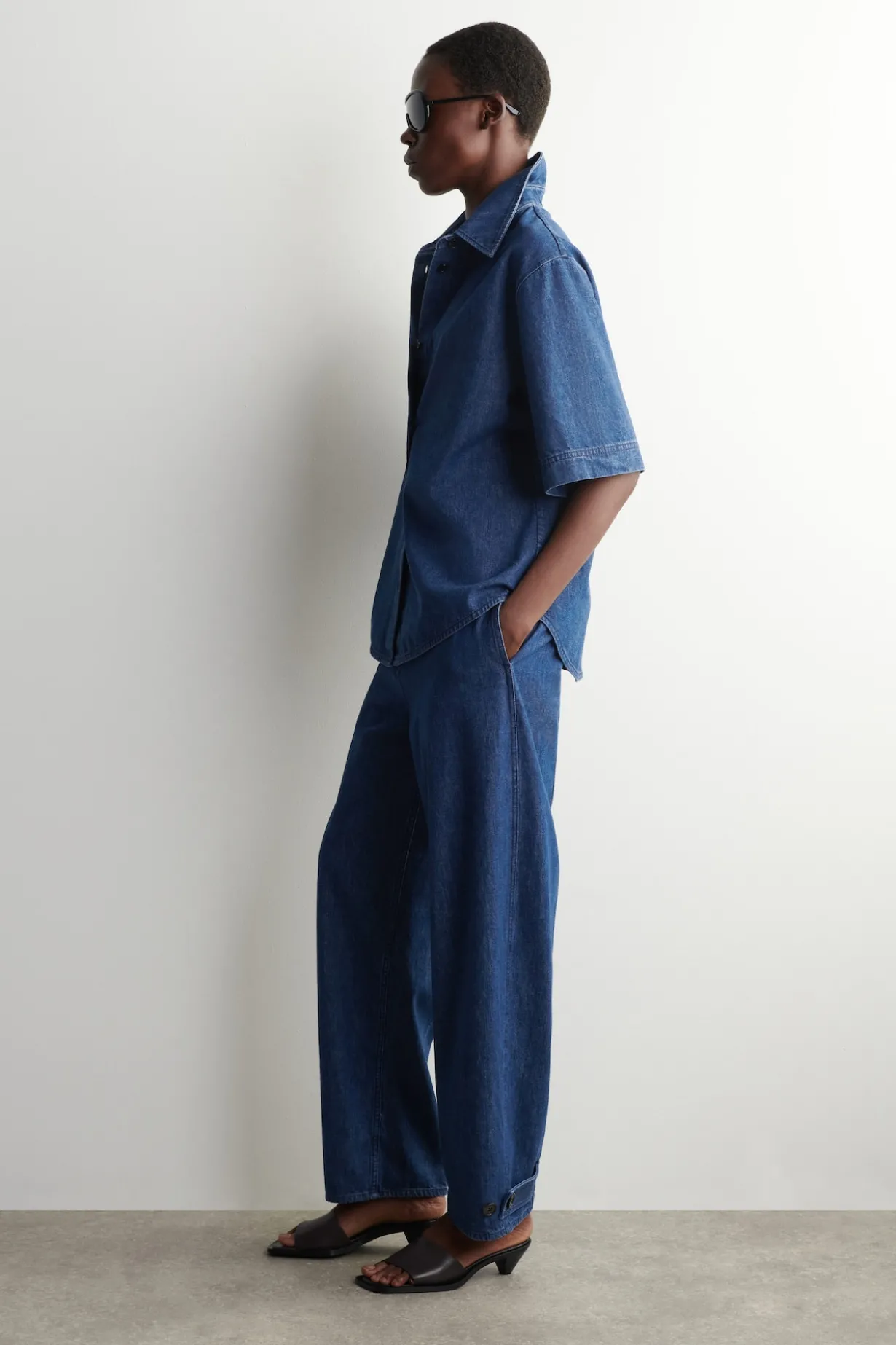 BOXY SHORT-SLEEVED DENIM SHIRT