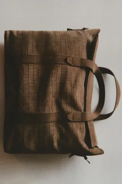 BRUNSWICK MESSENGER BAG - CROCODILE-EFFECT SUEDE