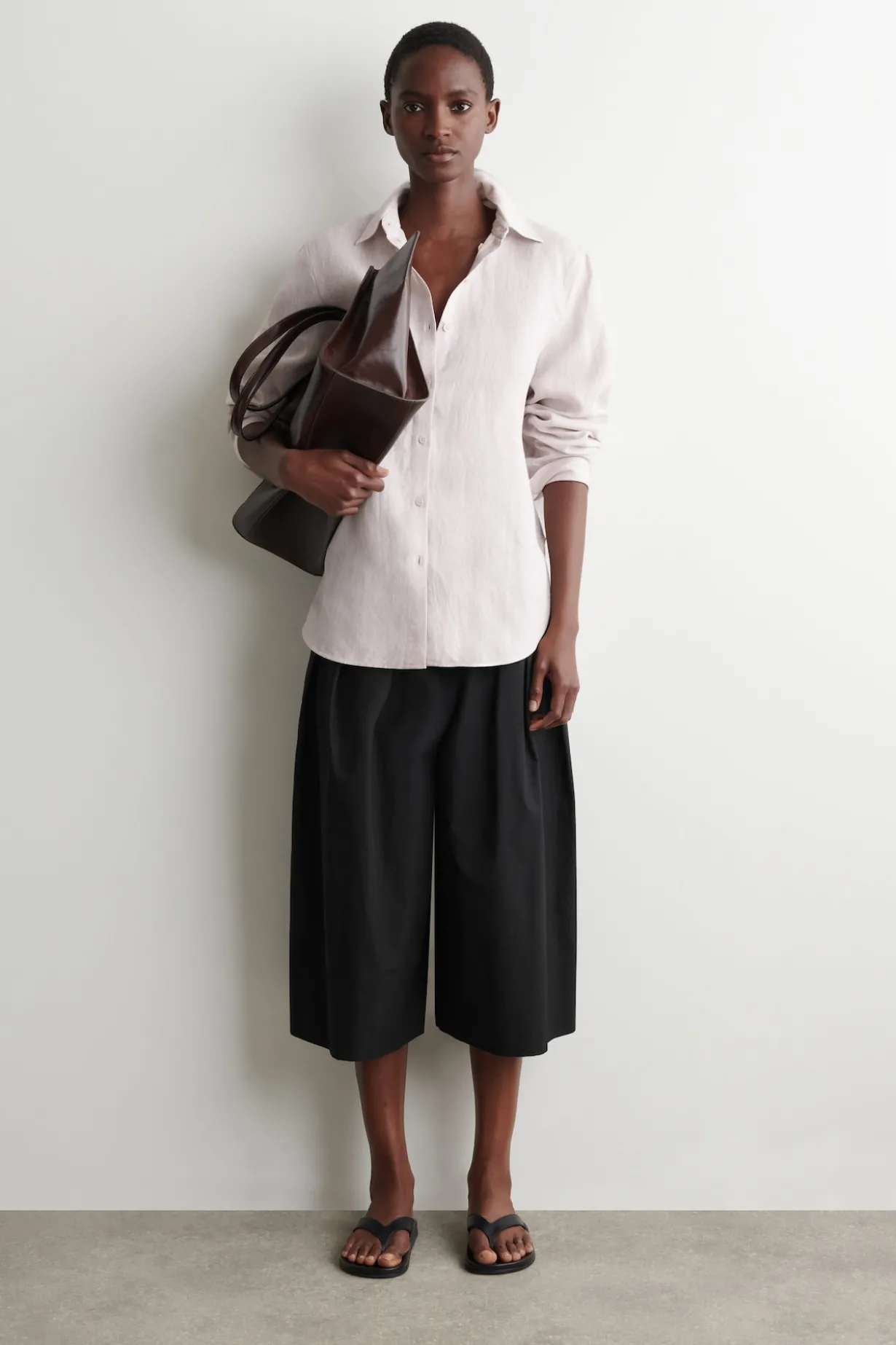 BUTTON-DOWN COLLAR LINEN SHIRT