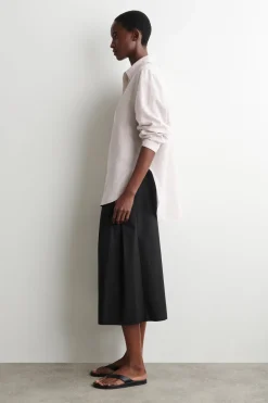 BUTTON-DOWN COLLAR LINEN SHIRT