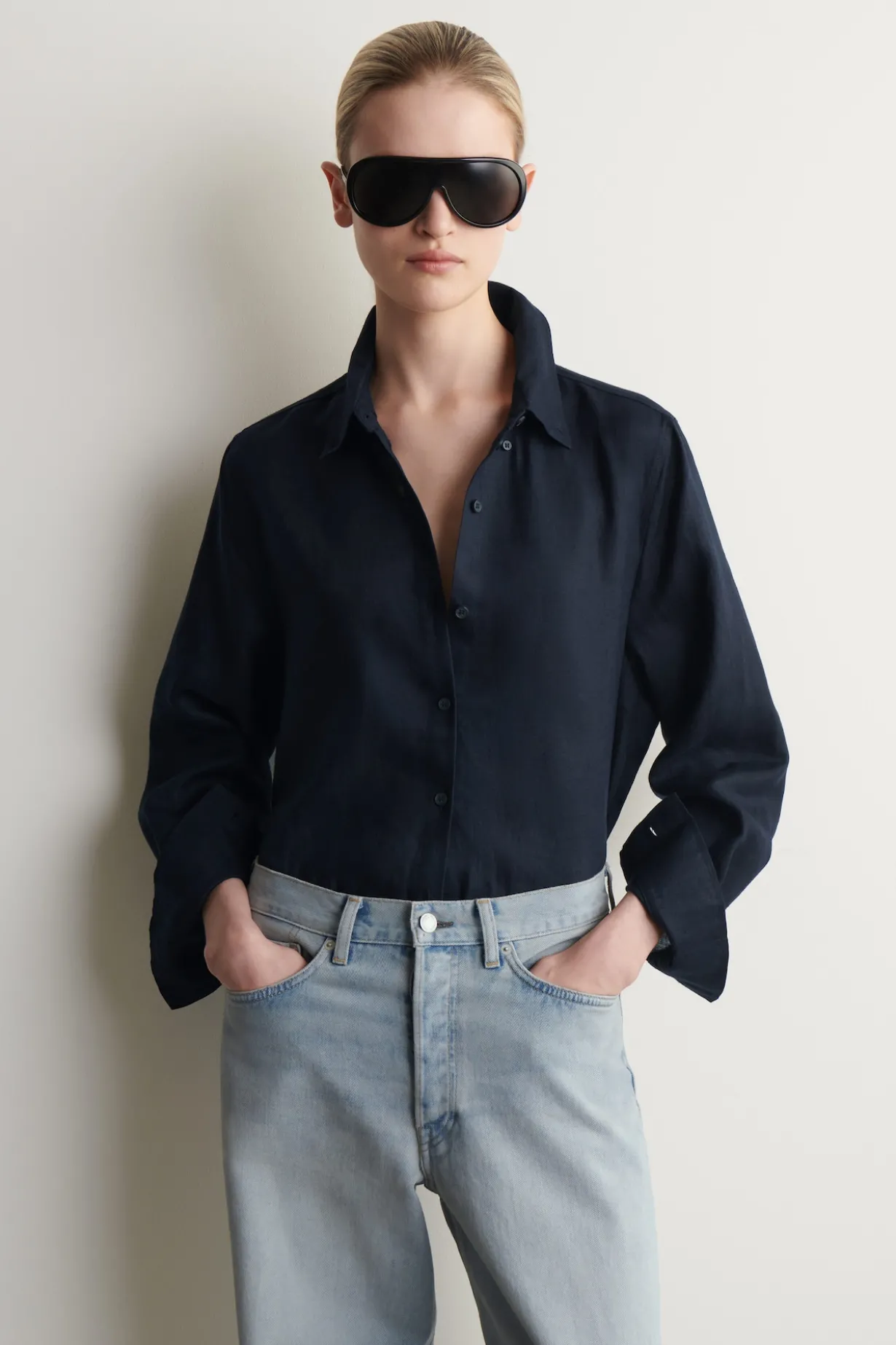 BUTTON-DOWN COLLAR LINEN SHIRT