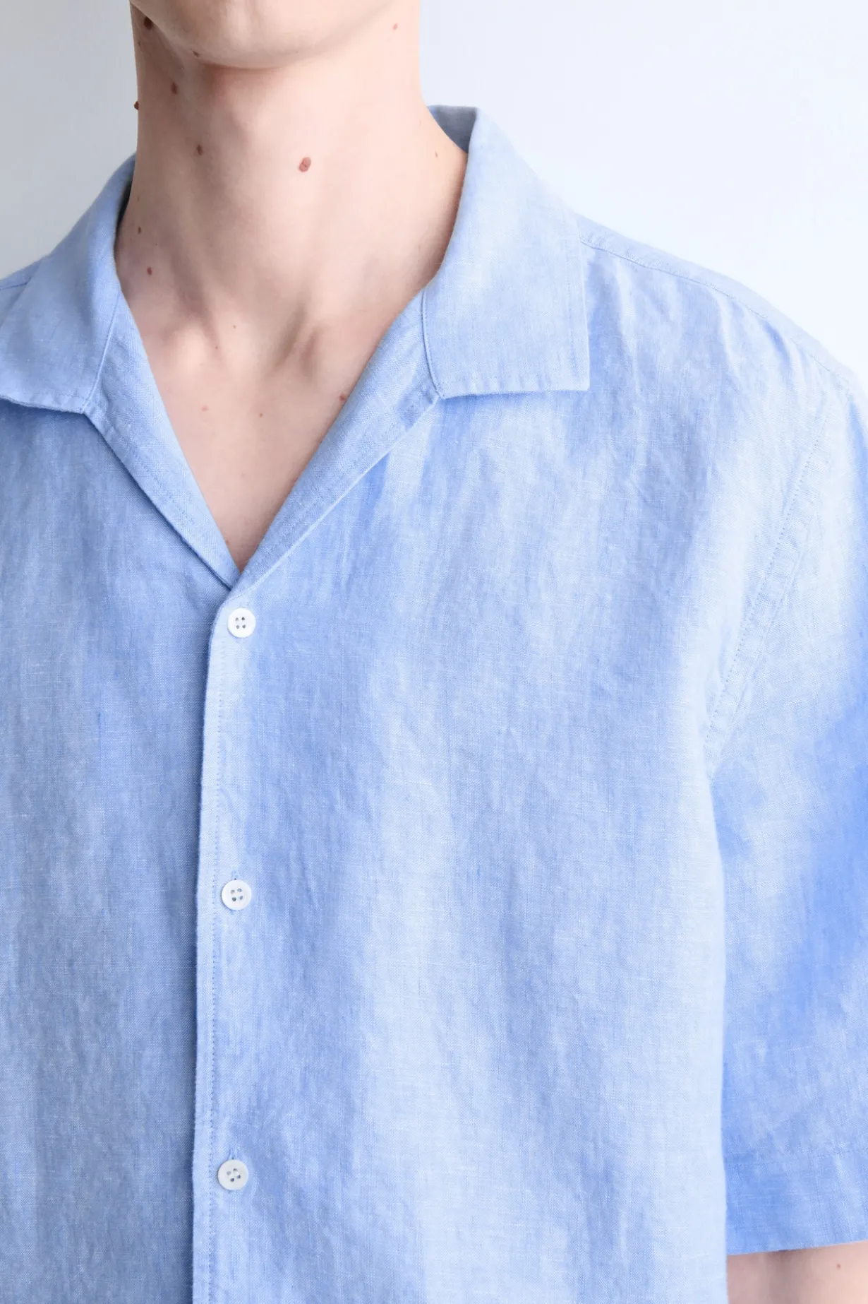 CAMP-COLLAR SHORT-SLEEVED LINEN SHIRT