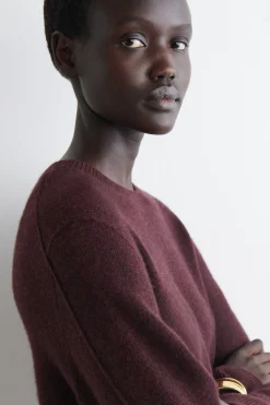 CASHMERE CREW-NECK SWEATER