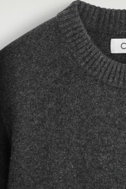 CASHMERE CREW-NECK SWEATER