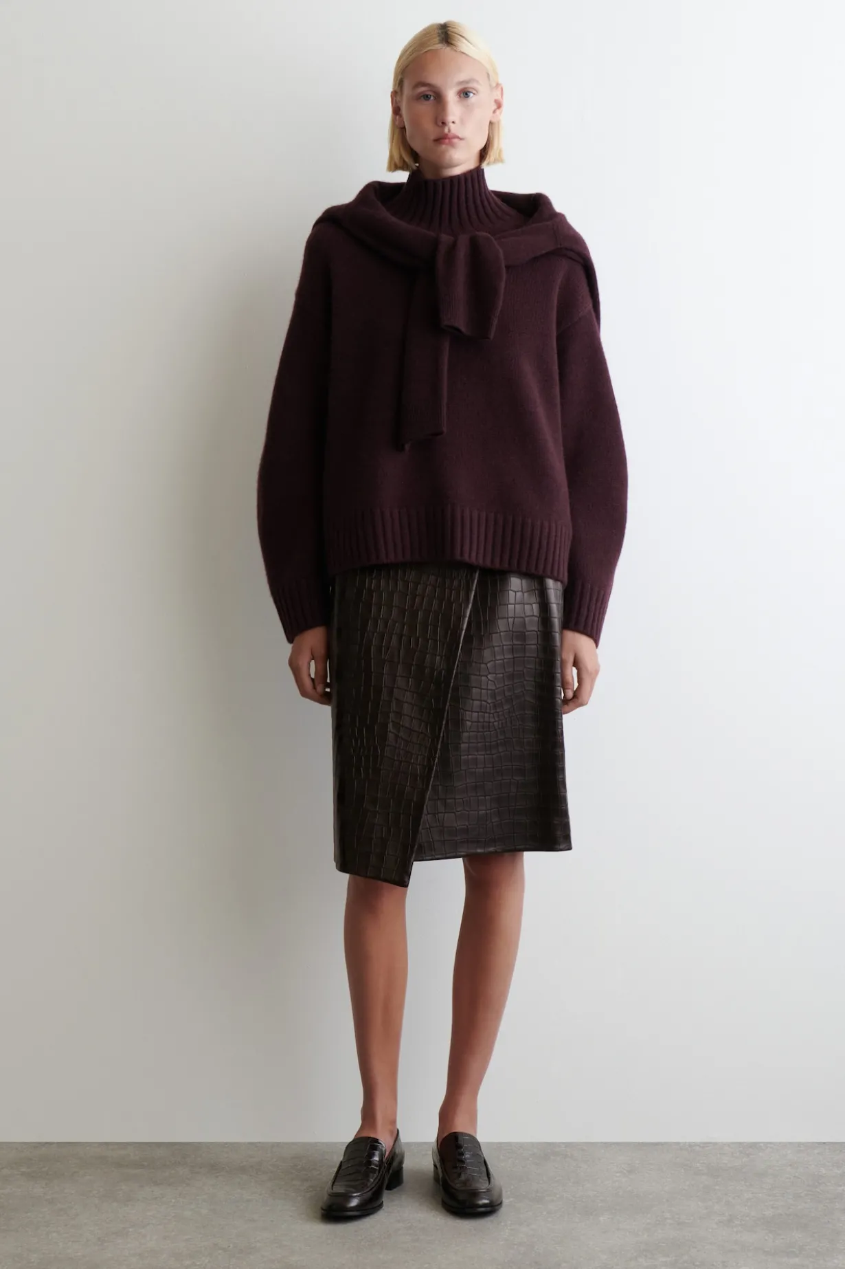 CASHMERE MOCK-NECK SWEATER