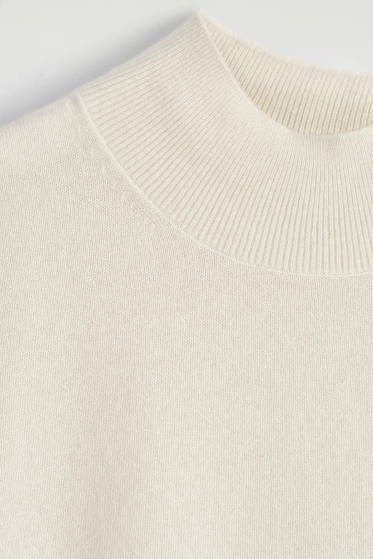 CASHMERE MOCK-NECK T-SHIRT