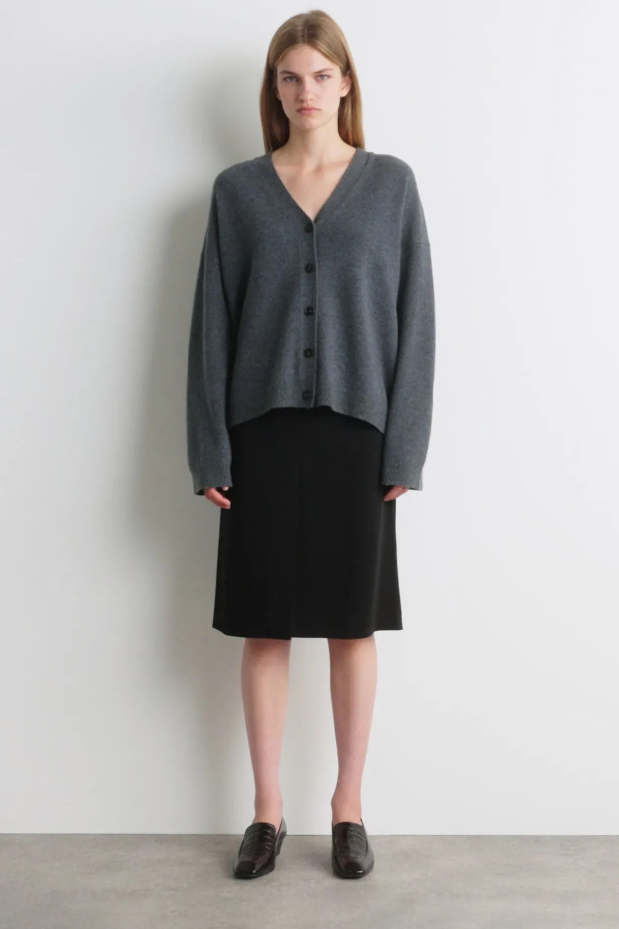 CASHMERE V-NECK CARDIGAN