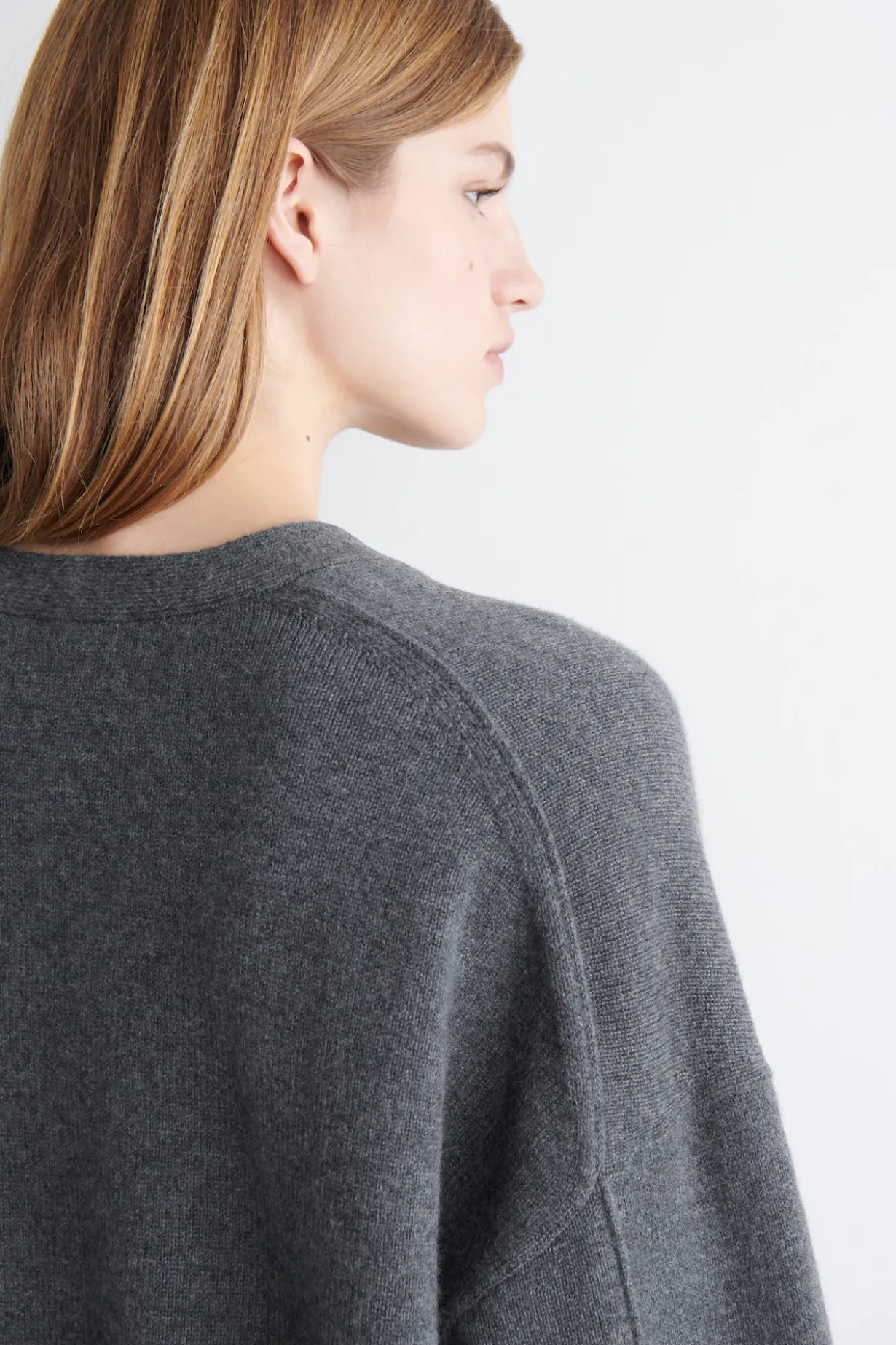 CASHMERE V-NECK CARDIGAN