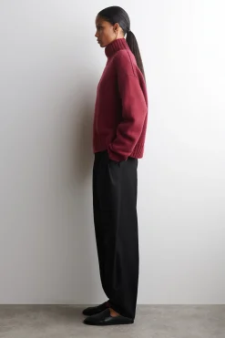 CHUNKY CASHMERE MOCK-NECK SWEATER