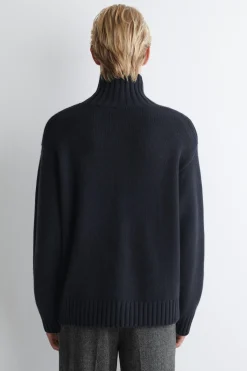 CHUNKY CASHMERE MOCK-NECK SWEATER