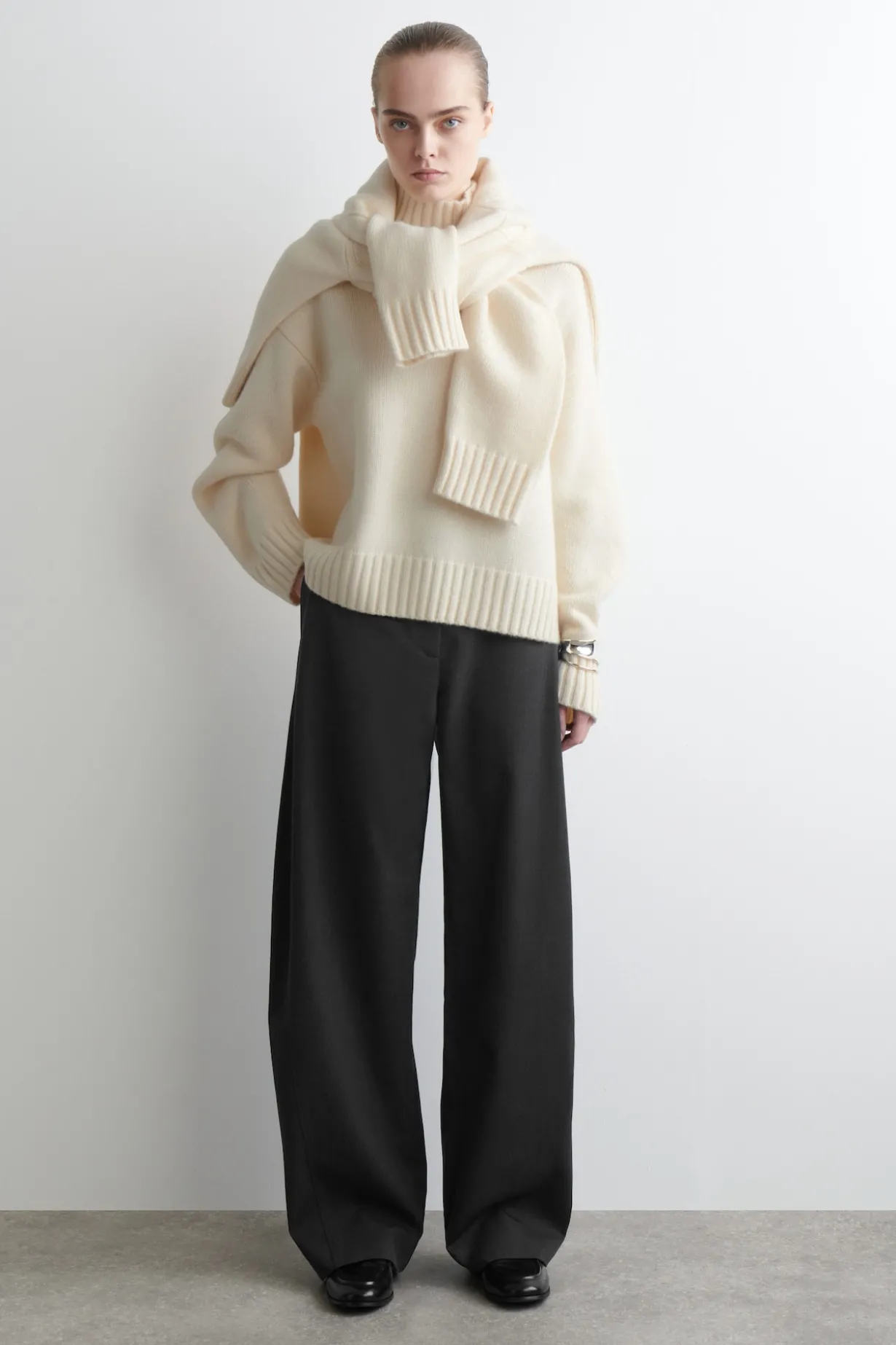 CHUNKY CASHMERE MOCK-NECK SWEATER