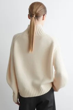 CHUNKY CASHMERE MOCK-NECK SWEATER