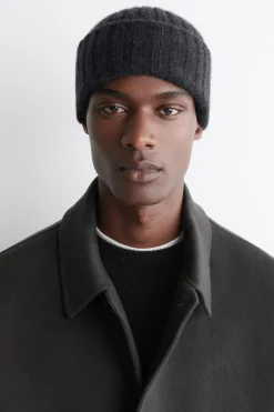 CHUNKY RIBBED CASHMERE BEANIE