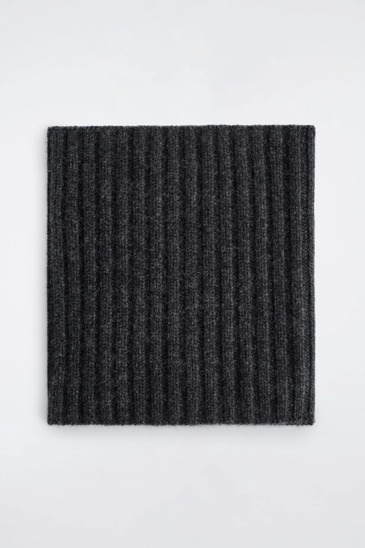 CHUNKY RIBBED CASHMERE SNOOD