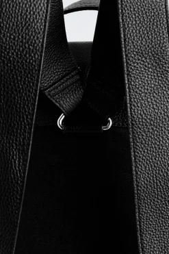CLASSIC BACKPACK - LEATHER