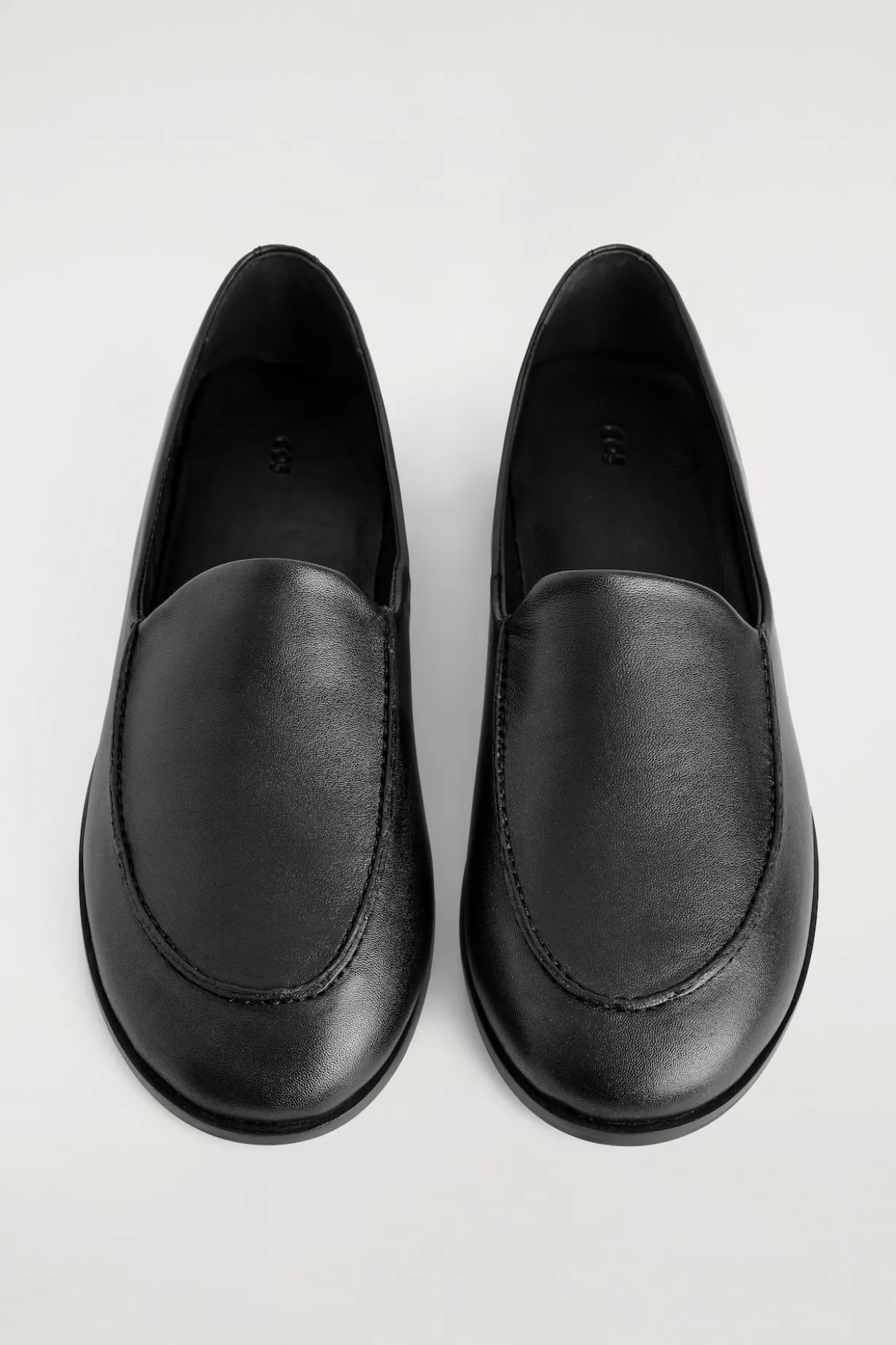 CLASSIC LEATHER LOAFERS