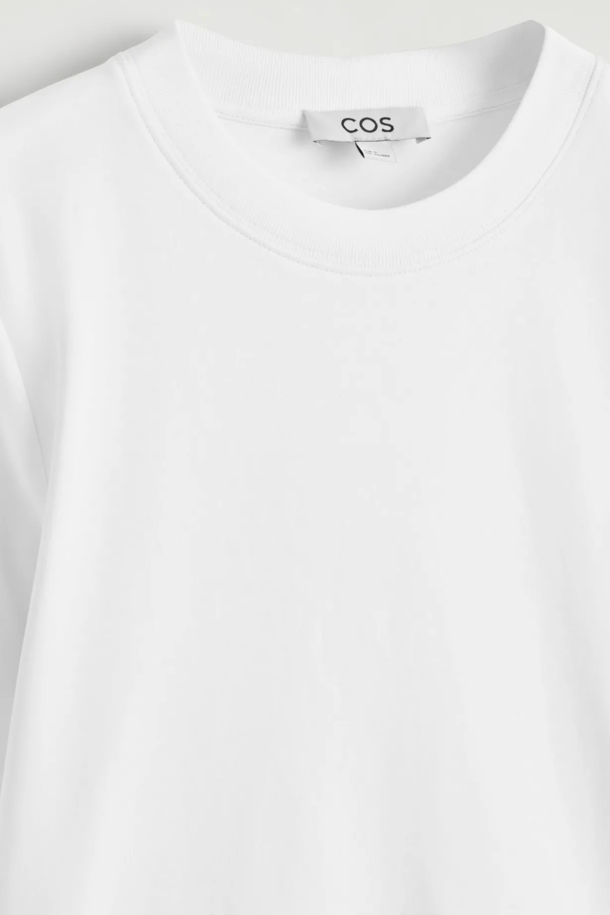 CLEAN CUT LONG-SLEEVED T-SHIRT