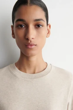 CLEAN CUT LONG-SLEEVED T-SHIRT