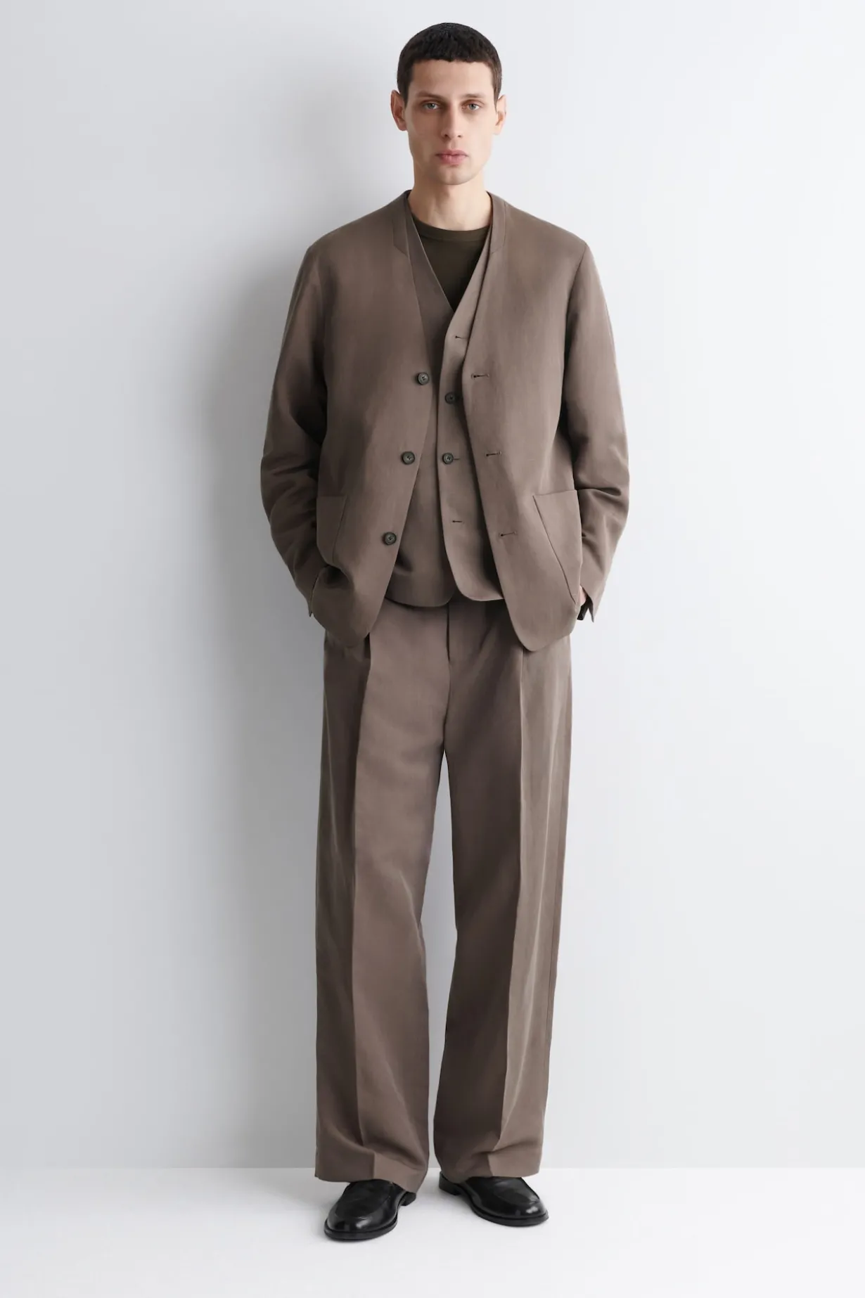 COLLARLESS LINEN-BLEND BLAZER