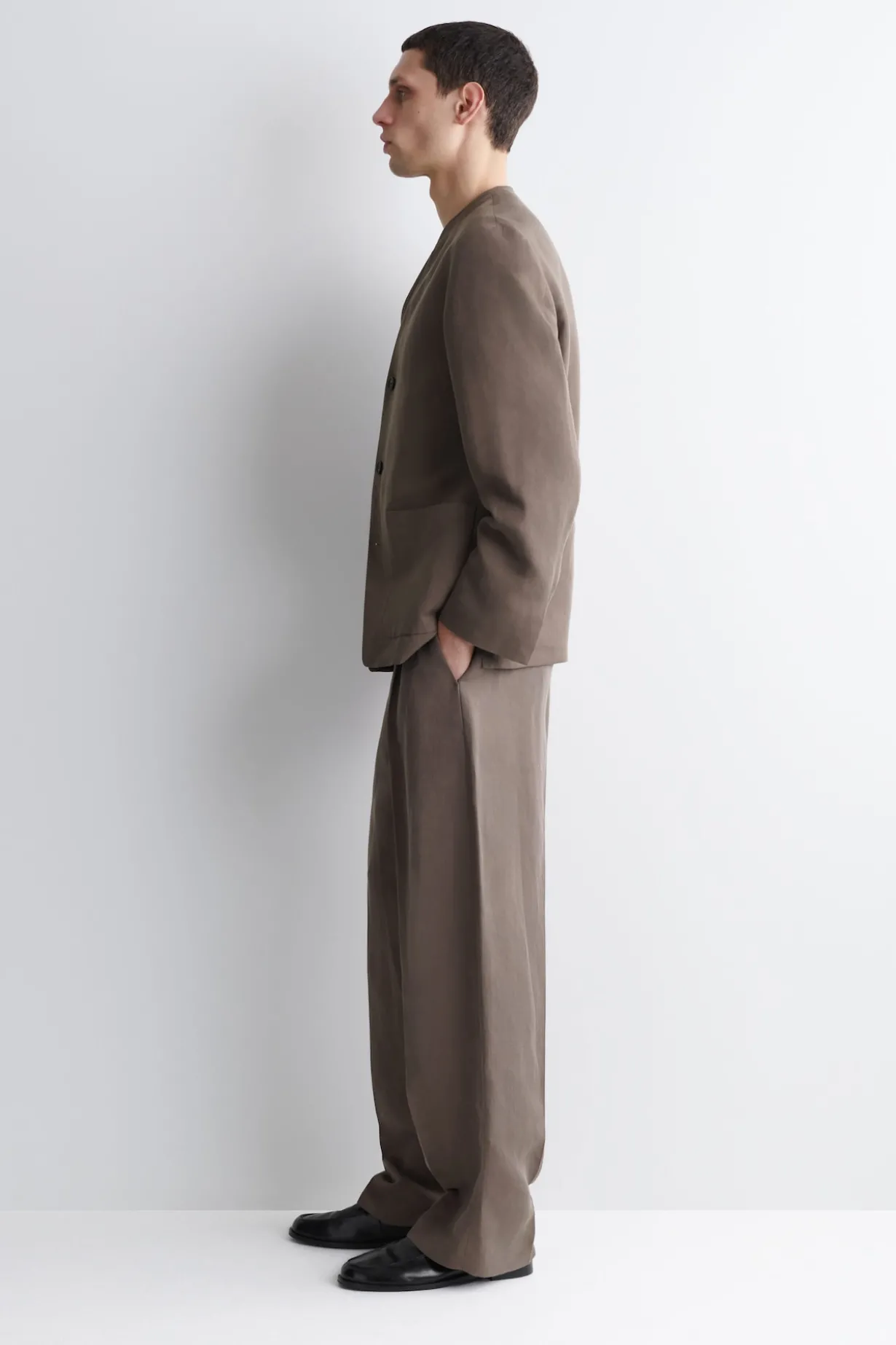 COLLARLESS LINEN-BLEND BLAZER