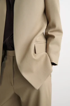 COLLARLESS WOOL-TWILL BLAZER
