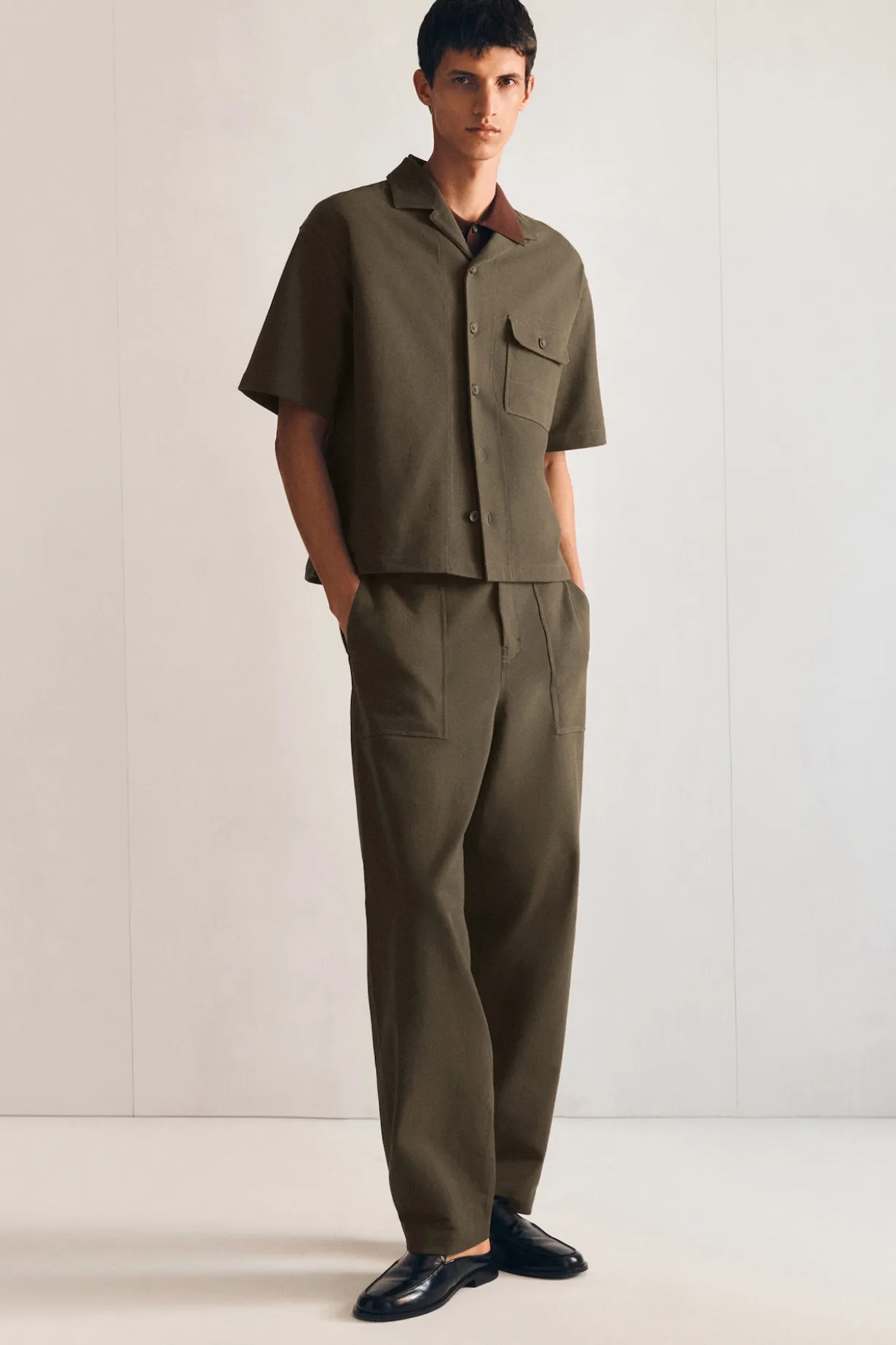 COTTON RELAXED-FIT STRAIGHT-LEG UTILITY PANTS
