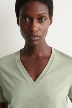 COTTON V-NECK T-SHIRT