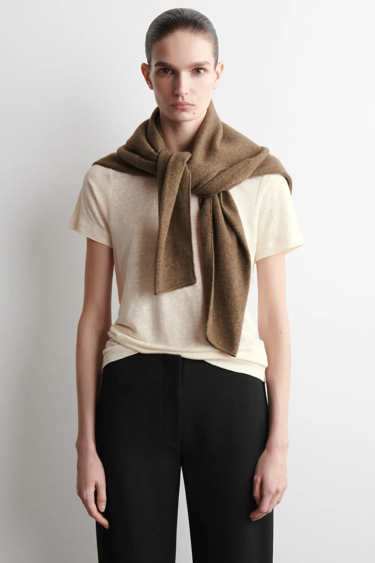CREW-NECK LINEN T-SHIRT