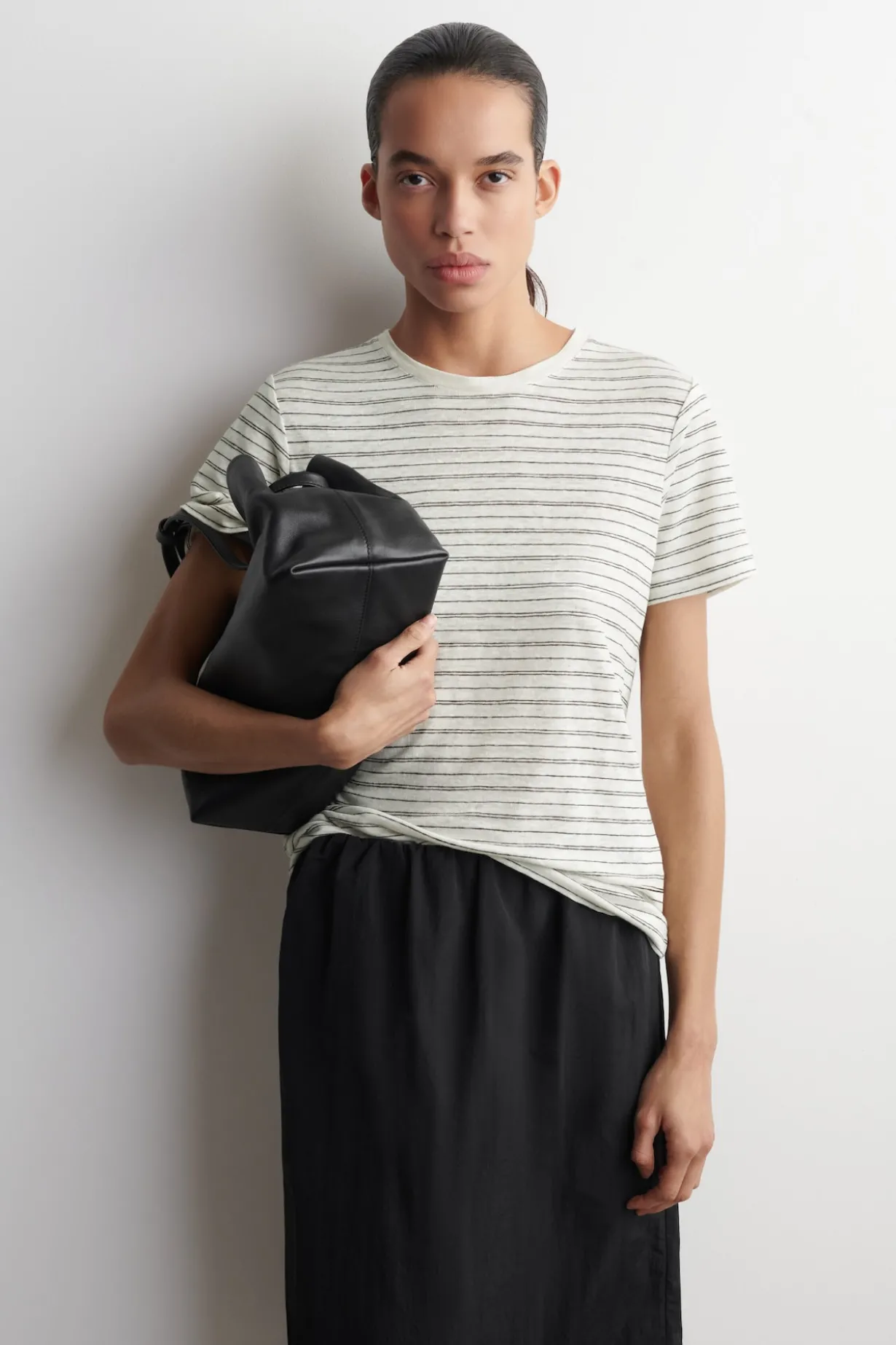CREW-NECK LINEN T-SHIRT