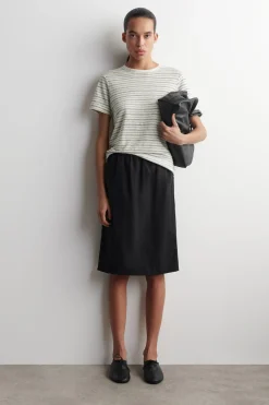 CREW-NECK LINEN T-SHIRT