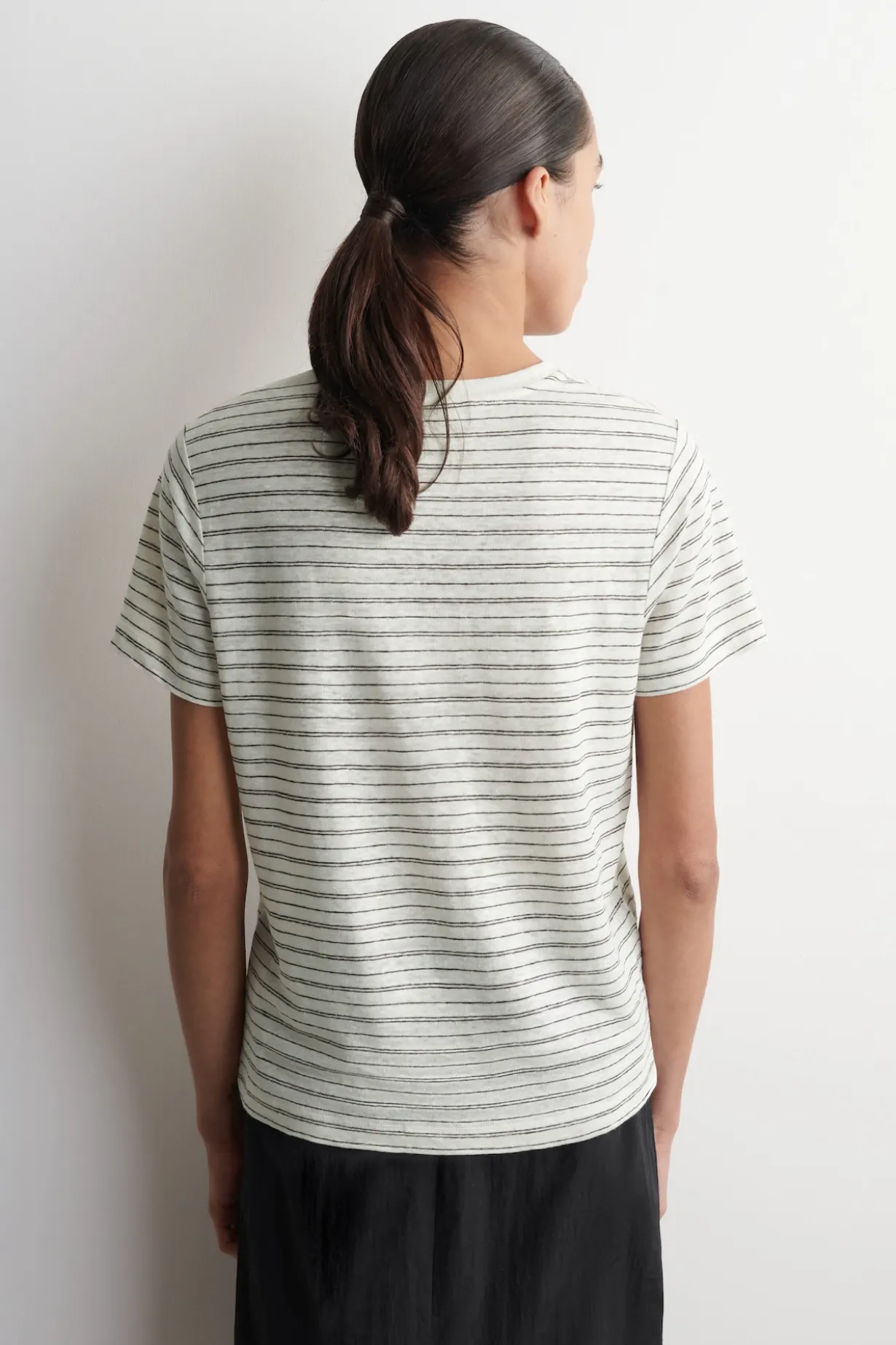 CREW-NECK LINEN T-SHIRT