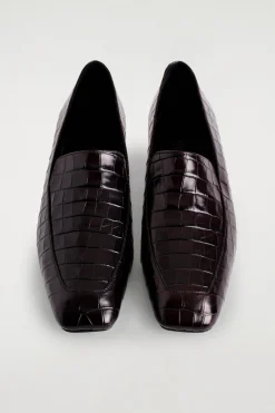 CROC-EFFECT LEATHER HEELED LOAFERS