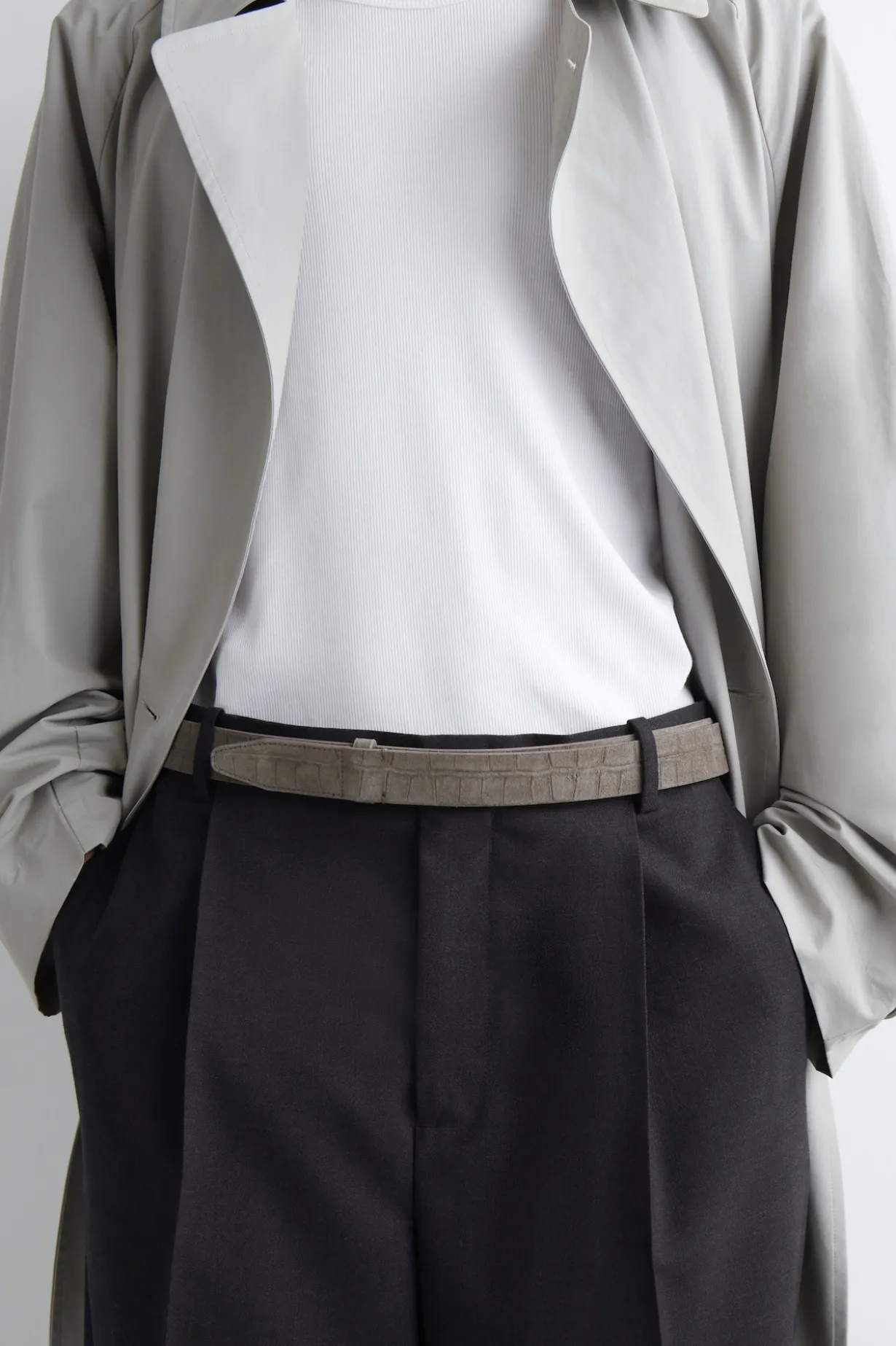 CROC-EFFECT SUEDE BUCKLELESS BELT
