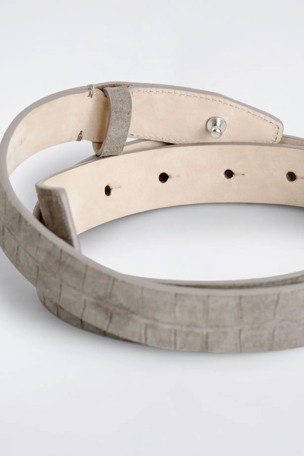 CROC-EFFECT SUEDE BUCKLELESS BELT