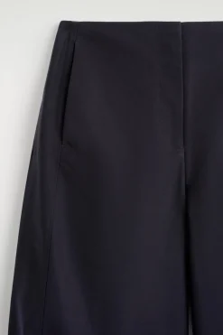 CROPPED BARREL-LEG COTTON PANTS