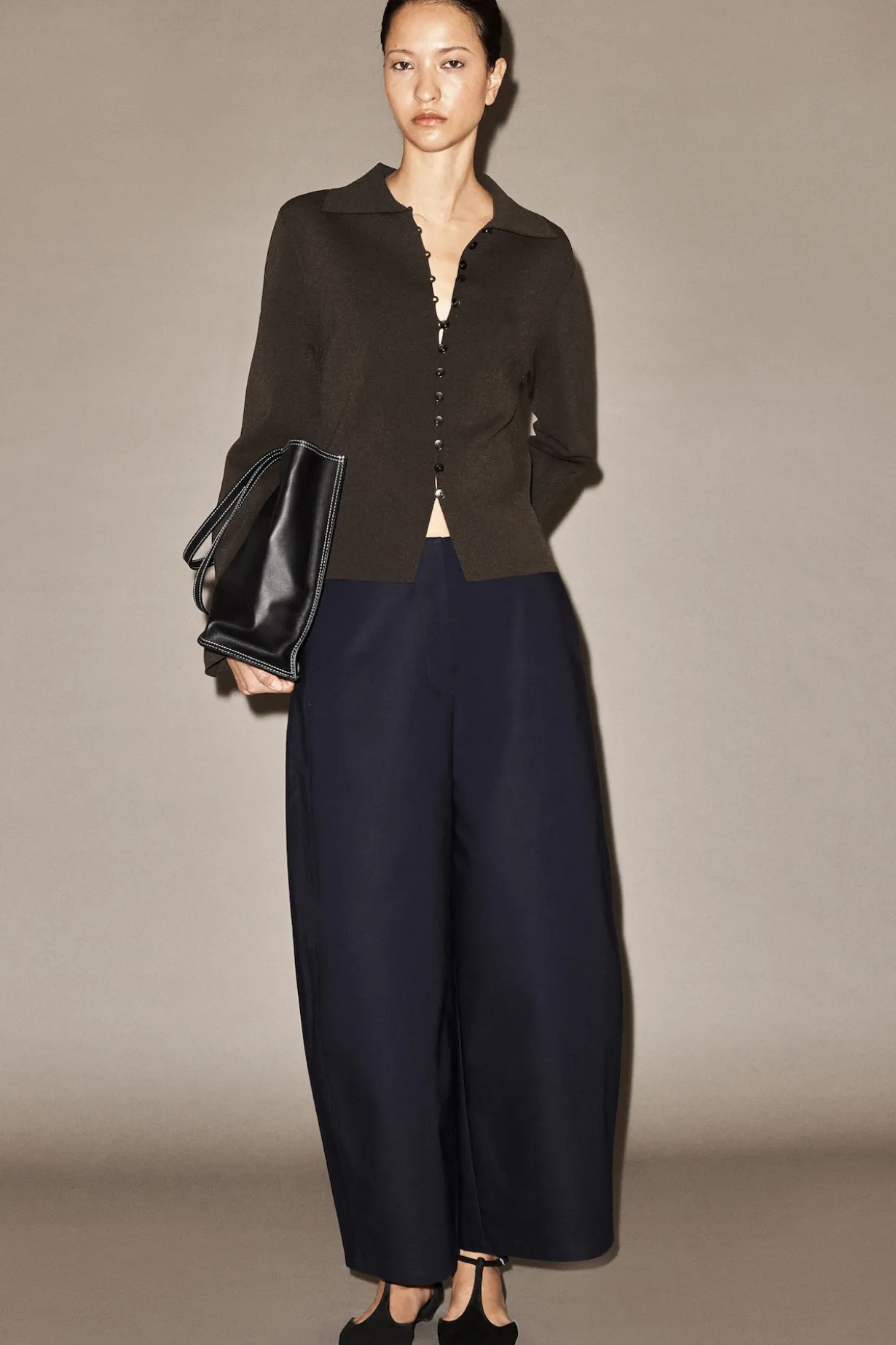 CROPPED BARREL-LEG COTTON PANTS