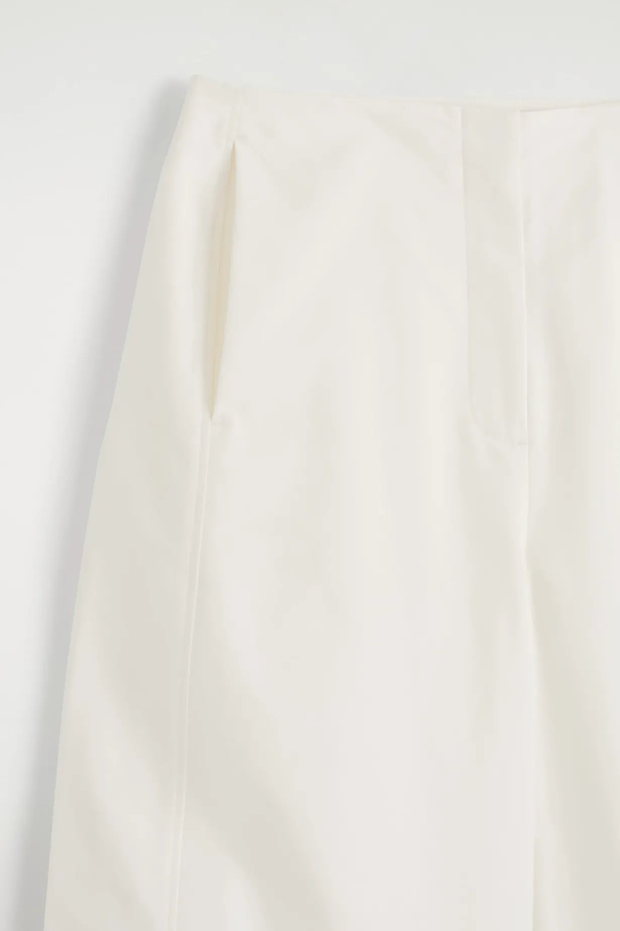 CROPPED BARREL-LEG COTTON PANTS