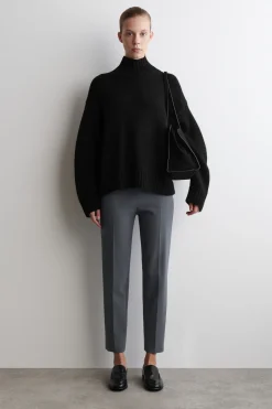 CROPPED SLIM-LEG PANTS