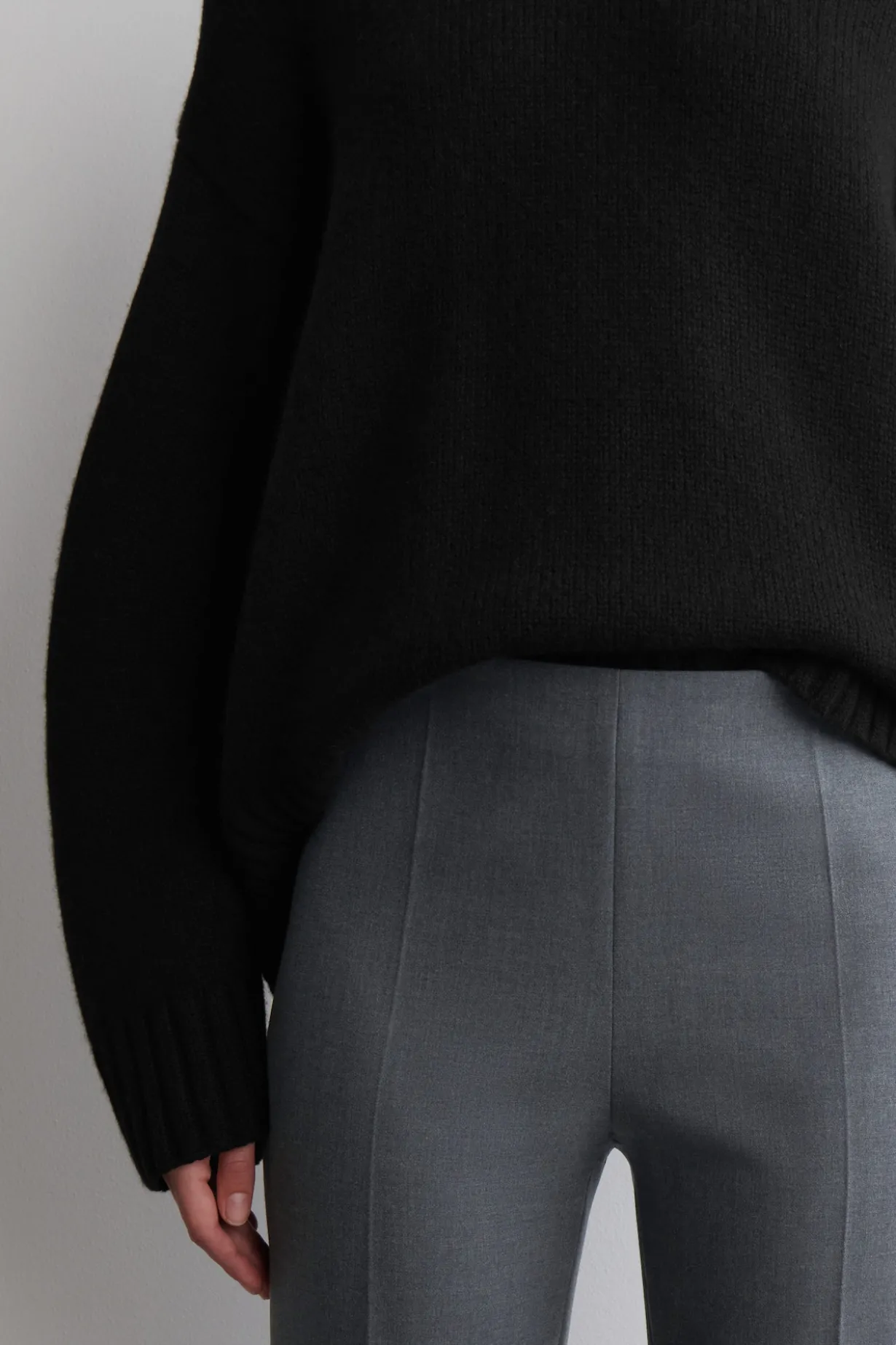 CROPPED SLIM-LEG PANTS