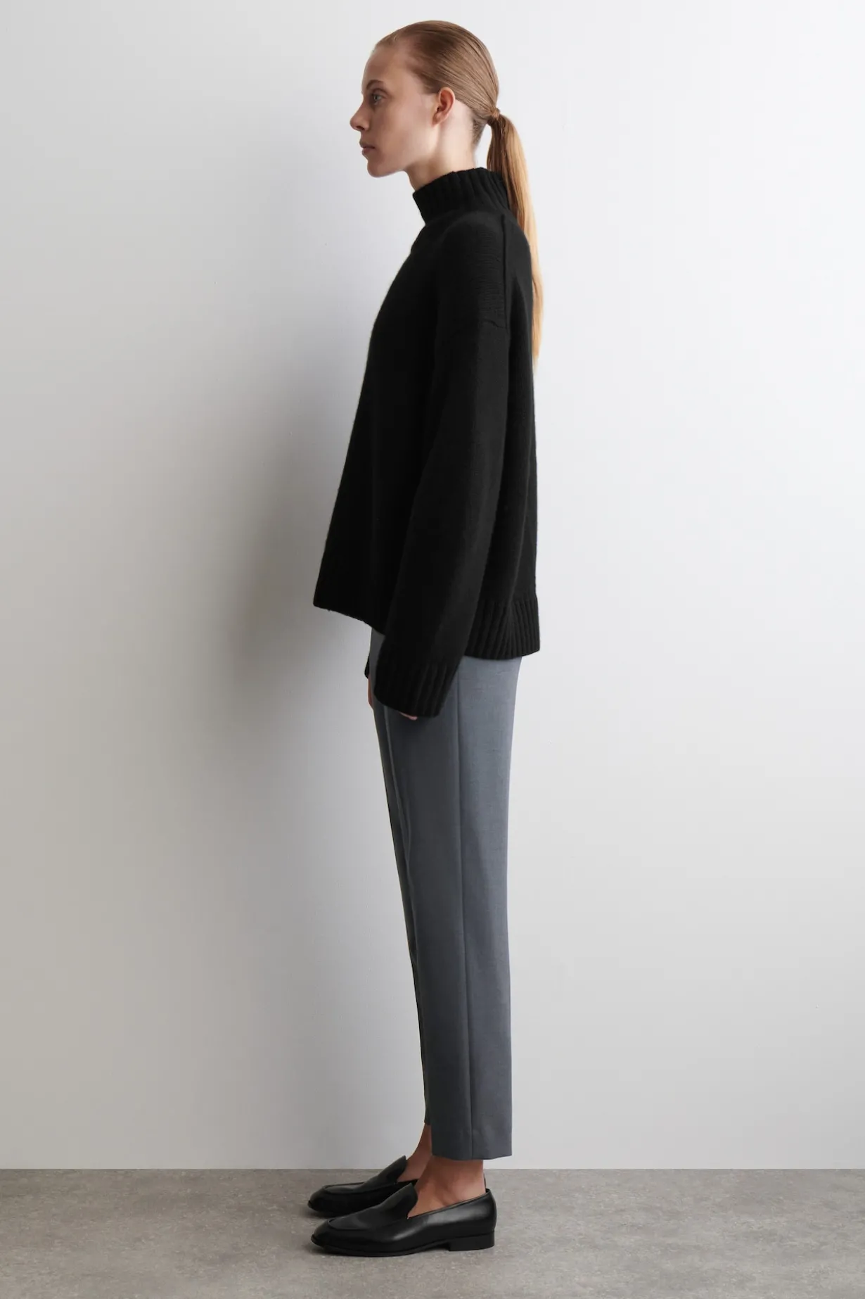 CROPPED SLIM-LEG PANTS