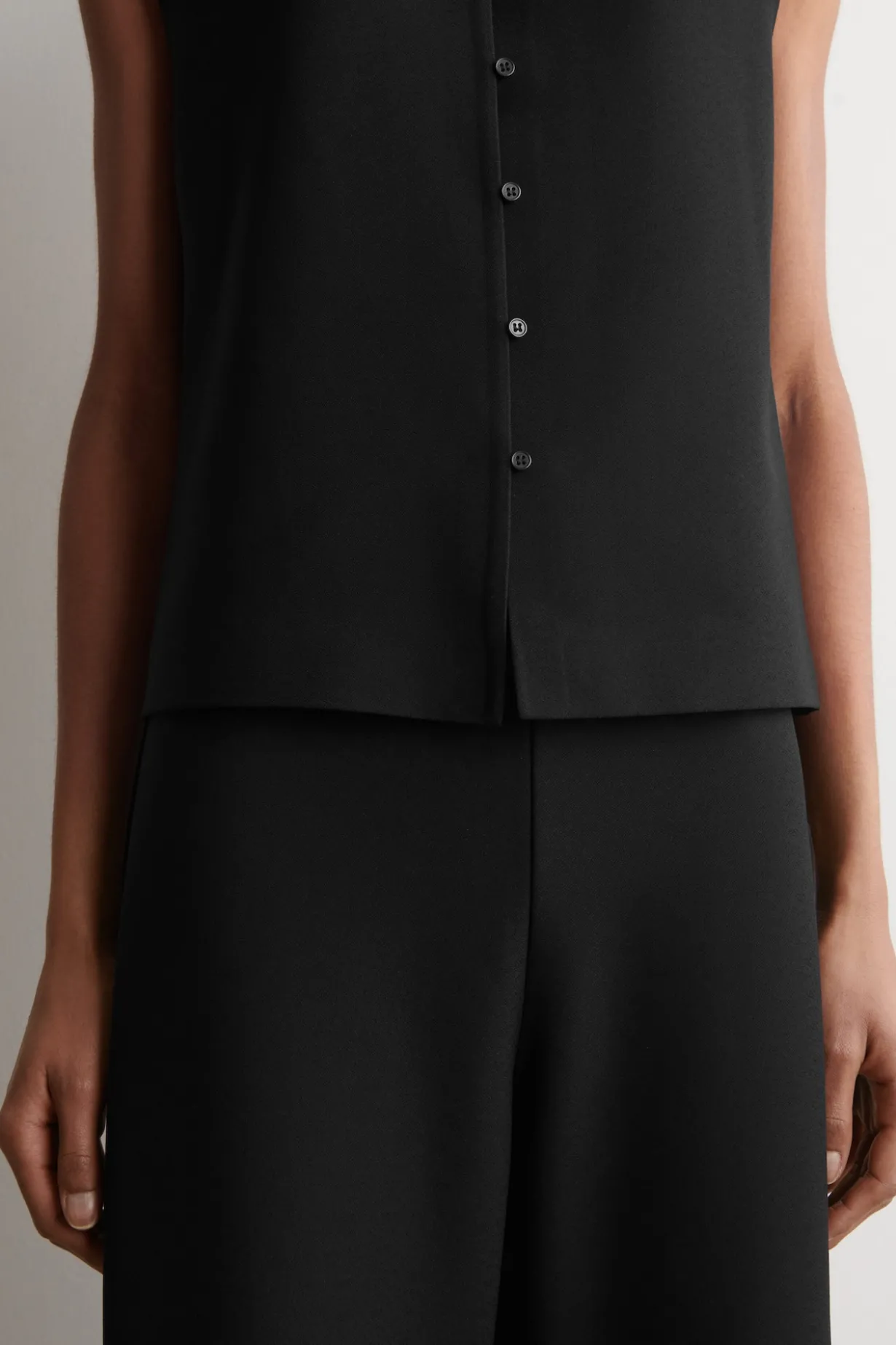 CROPPED STRAIGHT-LEG PANTS