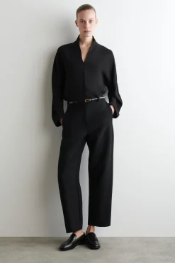 CROPPED WOOL BARREL-LEG PANTS